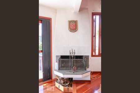 Sala de casa à venda com 6 quartos, 450m² em Vila Nova, Porto Alegre