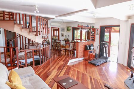 Sala de casa à venda com 6 quartos, 450m² em Vila Nova, Porto Alegre