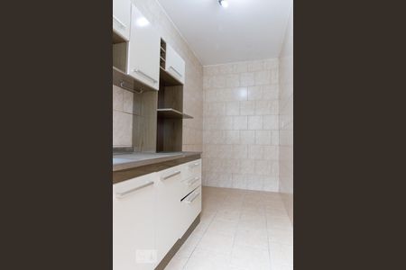 Cozinha de apartamento à venda com 1 quarto, 44m² em Passo da Areia, Porto Alegre
