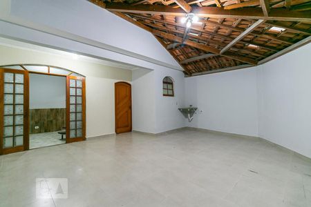 Casa à venda com 130m², 3 quartos e 2 vagasGaragem / Área de Serviço