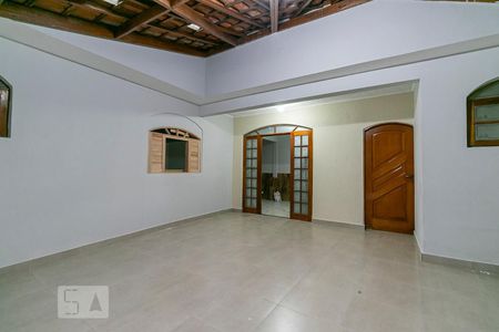 Casa à venda com 130m², 3 quartos e 2 vagasGaragem / Área de Serviço