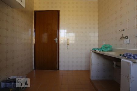Cozinha de apartamento para alugar com 1 quarto, 45m² em Vila Lageado, São Paulo