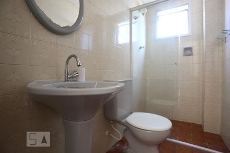 Banheiro de apartamento para alugar com 1 quarto, 45m² em Vila Lageado, São Paulo