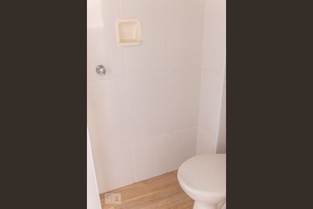 Apartamento para alugar com 74m², 2 quartos e sem vagaBanheiro de serviço 