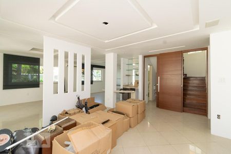 SALA de casa à venda com 5 quartos, 550m² em São Francisco, Niterói
