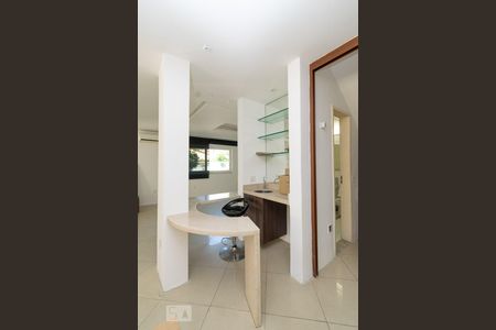 SALA de casa à venda com 5 quartos, 550m² em São Francisco, Niterói