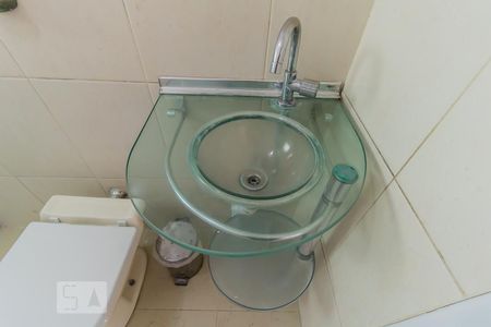 Detalhe banheiro de apartamento à venda com 2 quartos, 53m² em Vila Marieta, São Paulo