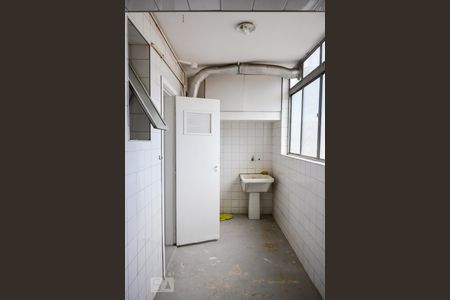 Apartamento para alugar com 117m², 3 quartos e 1 vagaÁrea de serviço