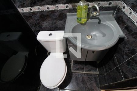 Casa de condomínio à venda com 215m², 3 quartos e 4 vagasBanheiro 1