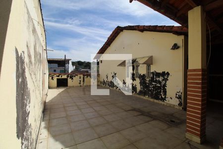 Casa de condomínio à venda com 215m², 3 quartos e 4 vagasTerraço