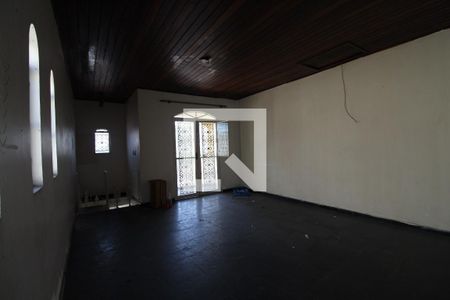 Casa de condomínio à venda com 215m², 3 quartos e 4 vagasSalão de festas