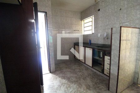 Casa de condomínio à venda com 215m², 3 quartos e 4 vagas Casa de condomínio à venda com 215m², 3 quartos e 4 vagasCozinha