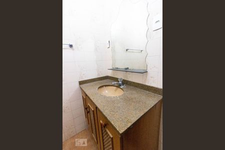 Casa à venda com 150m², 2 quartos e 1 vagaBanheiro 