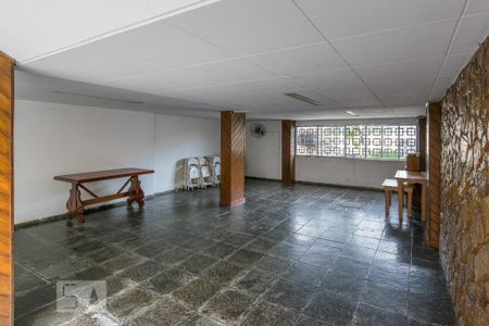 Apartamento para alugar com 65m², 2 quartos e 1 vaga Apartamento para alugar com 65m², 2 quartos e 1 vagaÁrea comum - Salão de festas