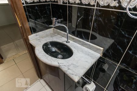 Apartamento para alugar com 65m², 2 quartos e 1 vaga Apartamento para alugar com 65m², 2 quartos e 1 vagaBanheiro