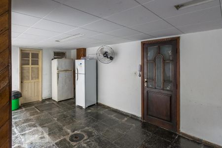 Apartamento para alugar com 65m², 2 quartos e 1 vaga Apartamento para alugar com 65m², 2 quartos e 1 vagaÁrea comum - Salão de festas