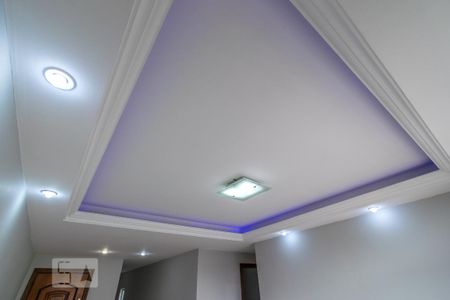 Apartamento para alugar com 65m², 2 quartos e 1 vaga Apartamento para alugar com 65m², 2 quartos e 1 vagaSala - Detalhe das luminárias