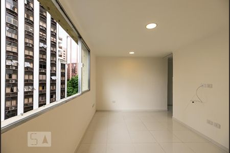 Sala de apartamento para alugar com 2 quartos, 65m² em Jardim Europa, São Paulo