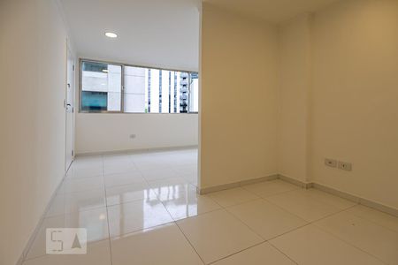 Sala de apartamento para alugar com 2 quartos, 65m² em Jardim Europa, São Paulo