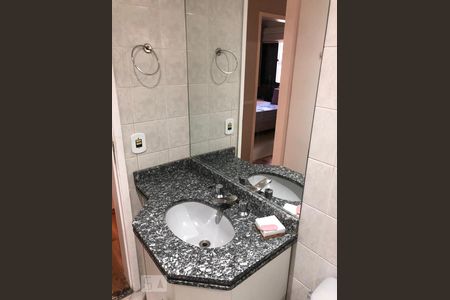 Apartamento à venda com 83m², 3 quartos e 2 vagasBanheiro Social