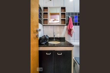 Pia da Suíte de apartamento para alugar com 2 quartos, 72m² em Santa Efigênia, São Paulo