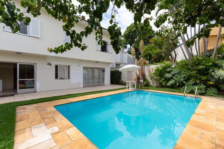 Casa para alugar com 400m², 8 quartos e 4 vagasPiscina privativa