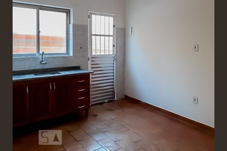 Casa para alugar com 1 quarto, 30m² em Vila Tolstoi, São Paulo