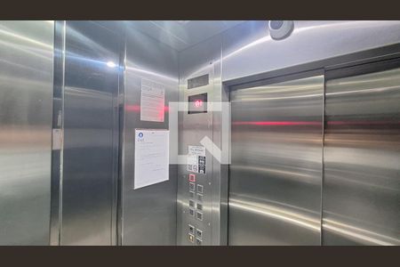 Apartamento à venda com 102m², 2 quartos e 1 vaga Apartamento à venda com 102m², 2 quartos e 1 vagaElevador