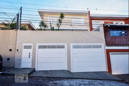 Casa para alugar com 127m², 3 quartos e 2 vagasCasa