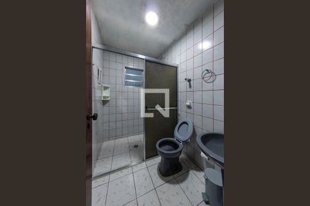 Banheiro de casa para alugar com 1 quarto, 80m² em Jardim Tietê, São Paulo