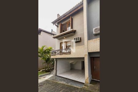 Casa de condomínio à venda com 197m², 3 quartos e 2 vagasFachada