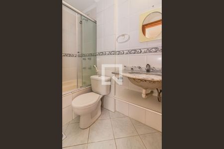 Casa de condomínio à venda com 197m², 3 quartos e 2 vagasBanheiro do Quarto 1