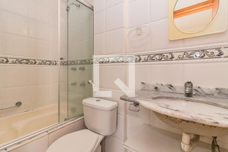 Casa de condomínio à venda com 197m², 3 quartos e 2 vagasBanheiro do Quarto 1