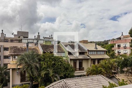 Casa de condomínio à venda com 197m², 3 quartos e 2 vagasVista