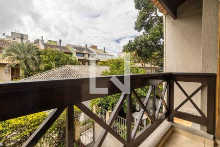 Casa de condomínio à venda com 197m², 3 quartos e 2 vagasSacada