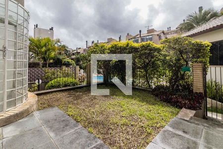 Casa de condomínio à venda com 197m², 3 quartos e 2 vagasVista