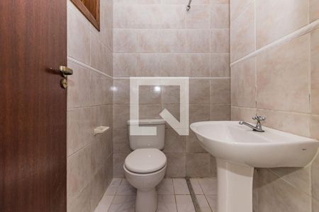 Casa de condomínio à venda com 197m², 3 quartos e 2 vagasBanheiro de Serviço