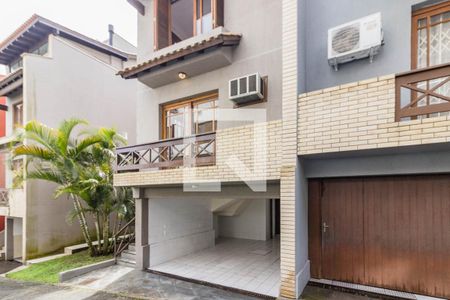 Casa de condomínio à venda com 197m², 3 quartos e 2 vagasFachada