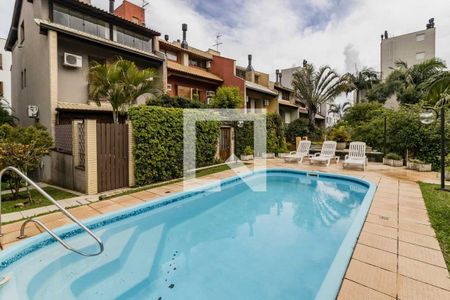 Casa de condomínio à venda com 197m², 3 quartos e 2 vagasPiscina