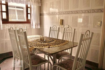 Casa à venda com 550m², 4 quartos e 7 vagasCopa