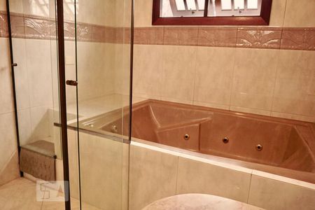 Casa à venda com 550m², 4 quartos e 7 vagasBanheiro da Suíte master