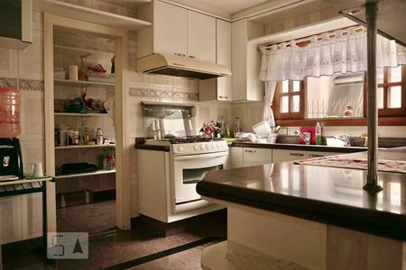 Casa à venda com 550m², 4 quartos e 7 vagasCozinha