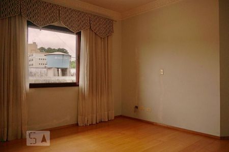 Casa à venda com 550m², 4 quartos e 7 vagasSuíte 2