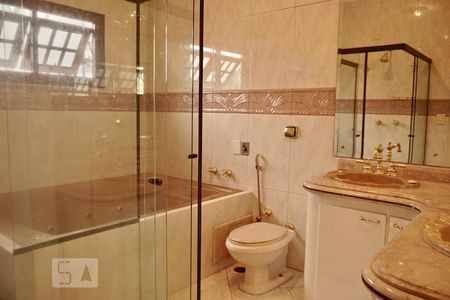 Casa à venda com 550m², 4 quartos e 7 vagasBanheiro da Suíte master