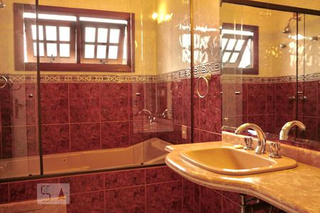 Casa à venda com 550m², 4 quartos e 7 vagasBanheiro da suíte 3