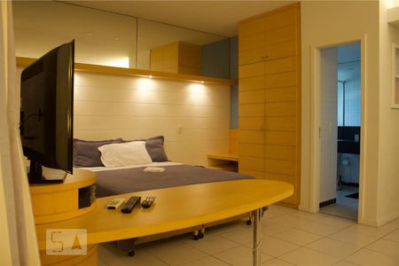 Quarto Suíte de apartamento à venda com 2 quartos, 77m² em Barra da Tijuca, Rio de Janeiro