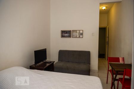 Sala/Quarto de kitnet/studio para alugar com 1 quarto, 30m² em Copacabana, Rio de Janeiro