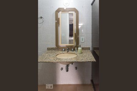 Apartamento à venda com 127m², 3 quartos e 2 vagas Apartamento à venda com 127m², 3 quartos e 2 vagasBanheiro da Suite