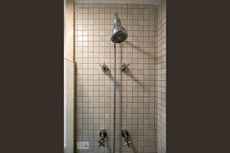 Apartamento à venda com 132m², 1 quarto e 1 vagaDucha