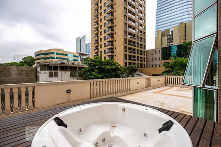 Apartamento à venda com 132m², 1 quarto e 1 vagaVista